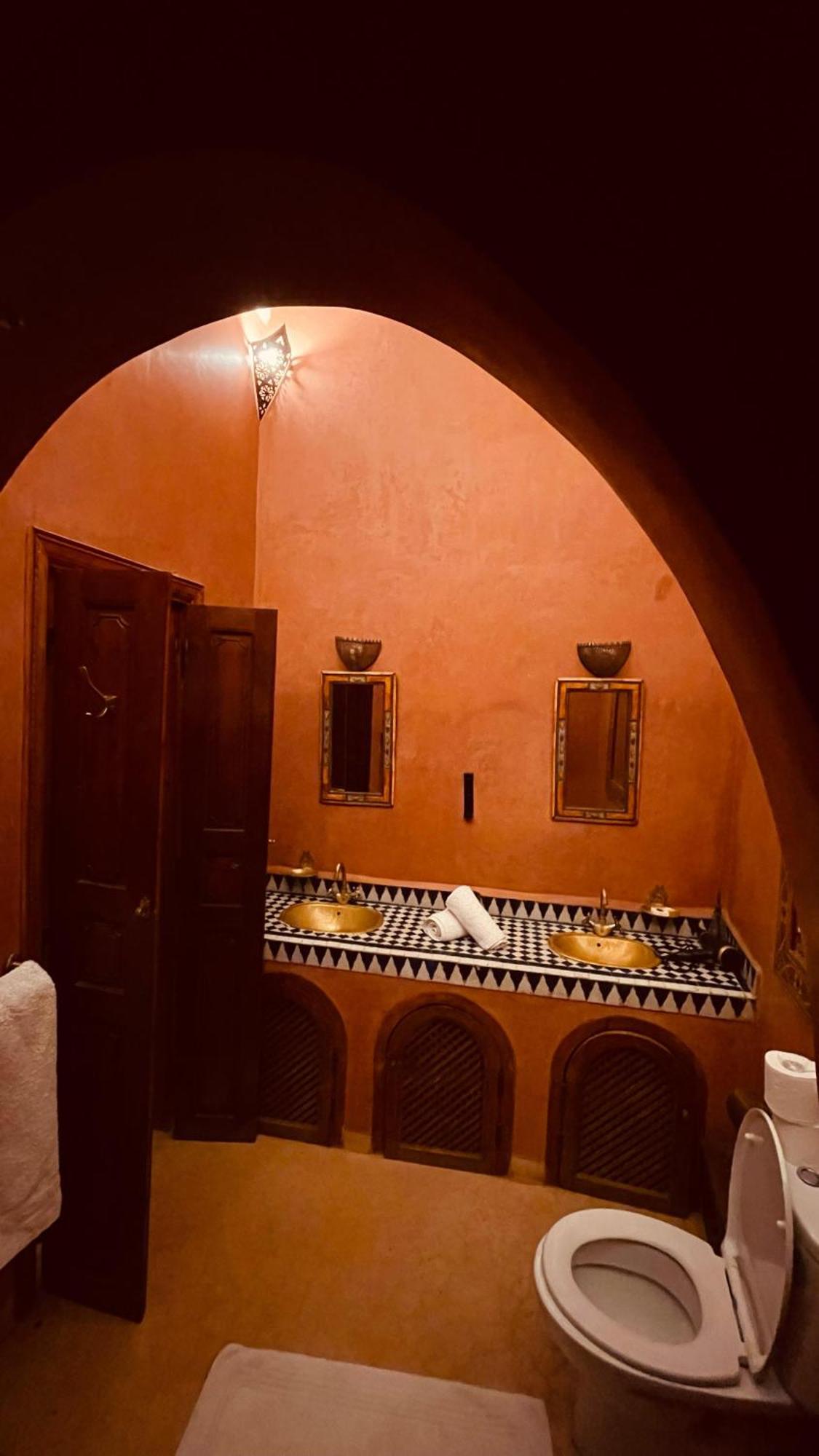 Riad Le Dromadaire Bleu By Weekome Marrakesh Luaran gambar