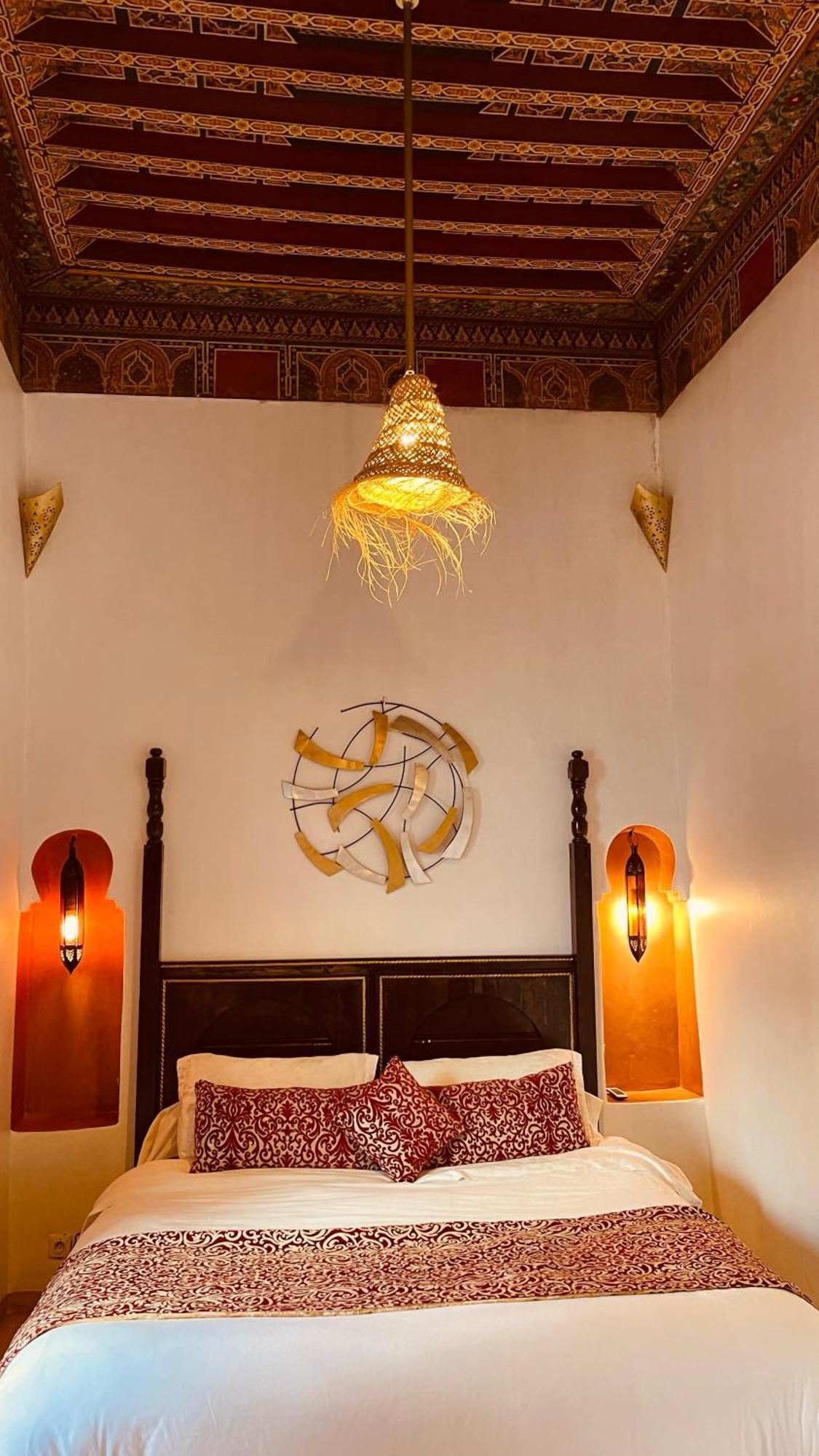 Riad Le Dromadaire Bleu By Weekome Marrakesh Luaran gambar